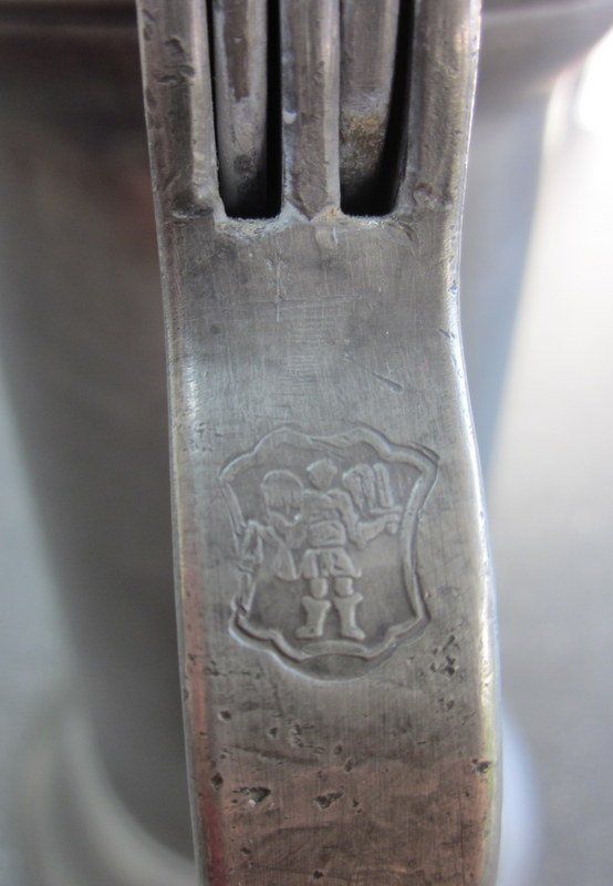 Caraffe: Alter Zinnkrug mit Deckel, gepunzt – Usato da Bischofszell venduto da raika 2