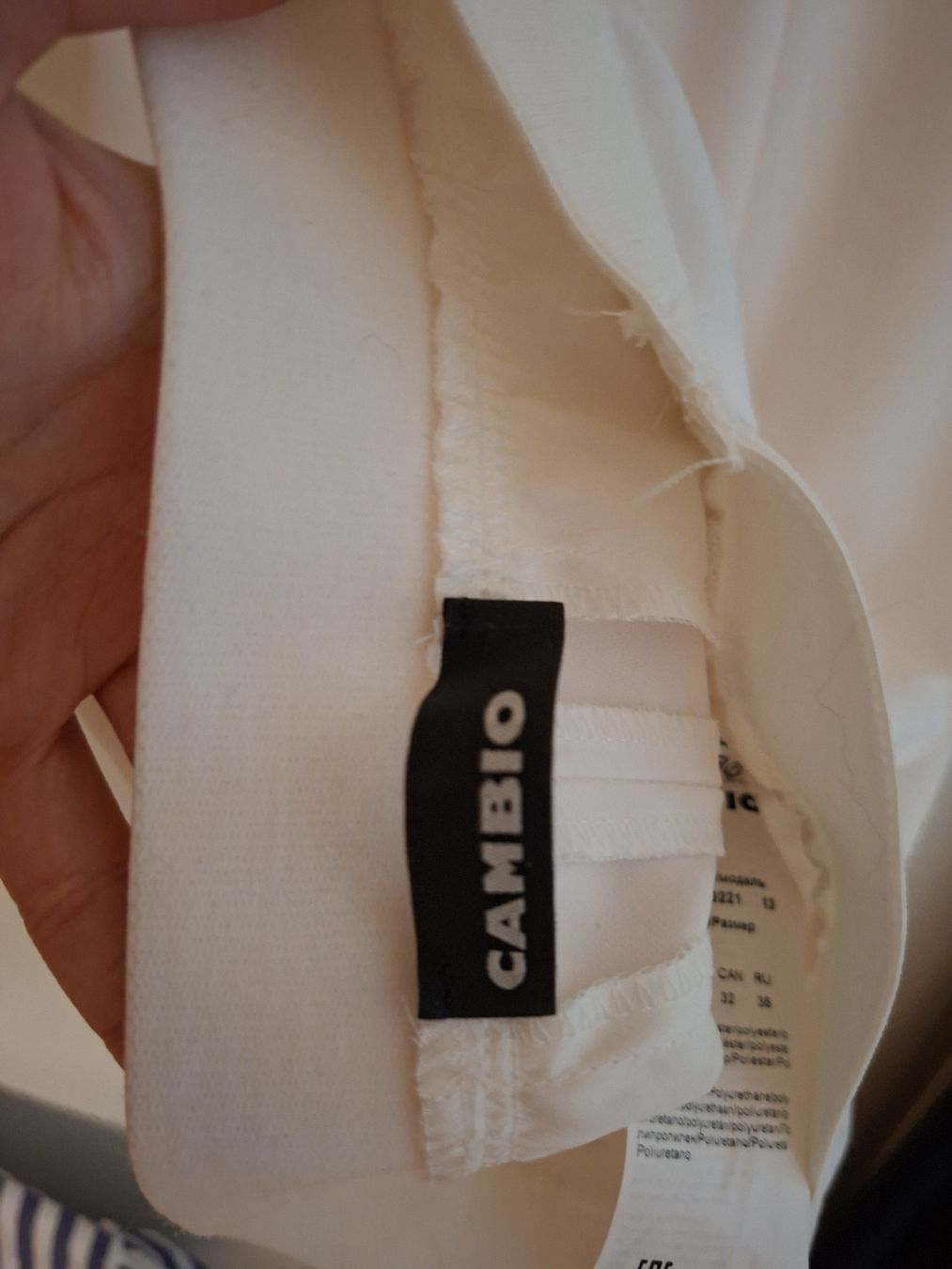 Cambio Pantalons: Pantalon blanc taille 32 Cambio – D'occasion à Genève par rhapsodie96 1