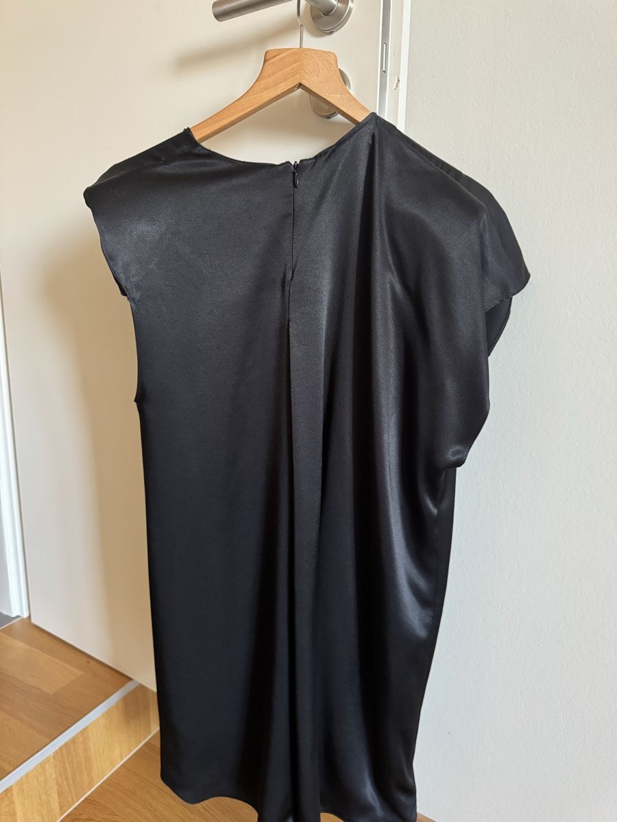 Zara Vestiti: Rose  Zara noir satiné, taille S – Nuovo e nell'imballaggio originale da Chardonne venduto da val_cls8 2