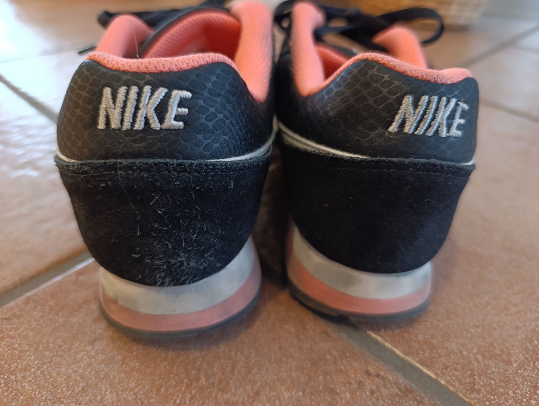 Nike Chaussures femmes: Nike Sneaker MD Runner 2, Grösse 40 – D'occasion à Silvaplana par Suomi3101 2