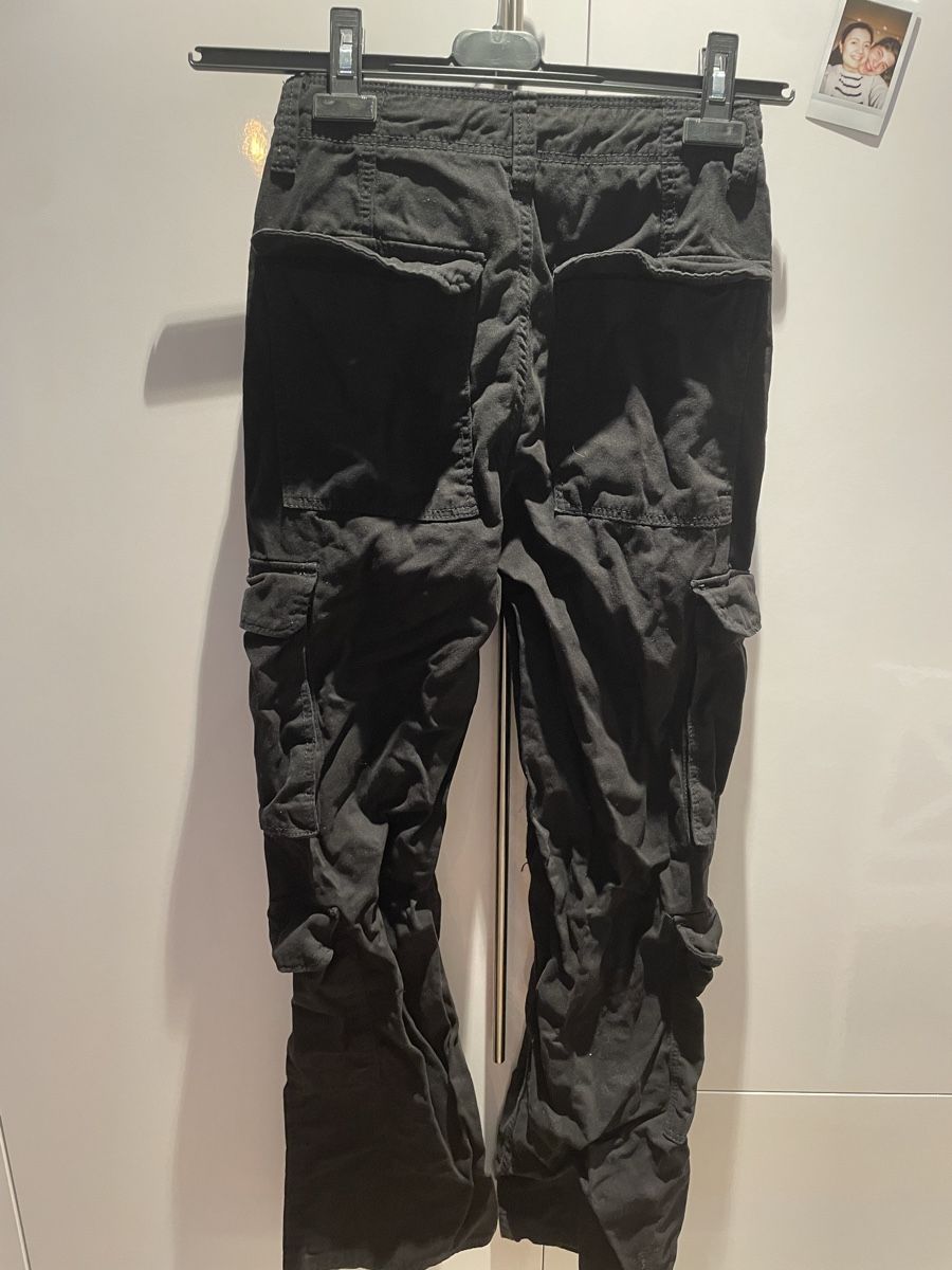 Bershka Pantaloni: Cargohose von bershka – Usato da Meilen venduto da ann_kr79 1