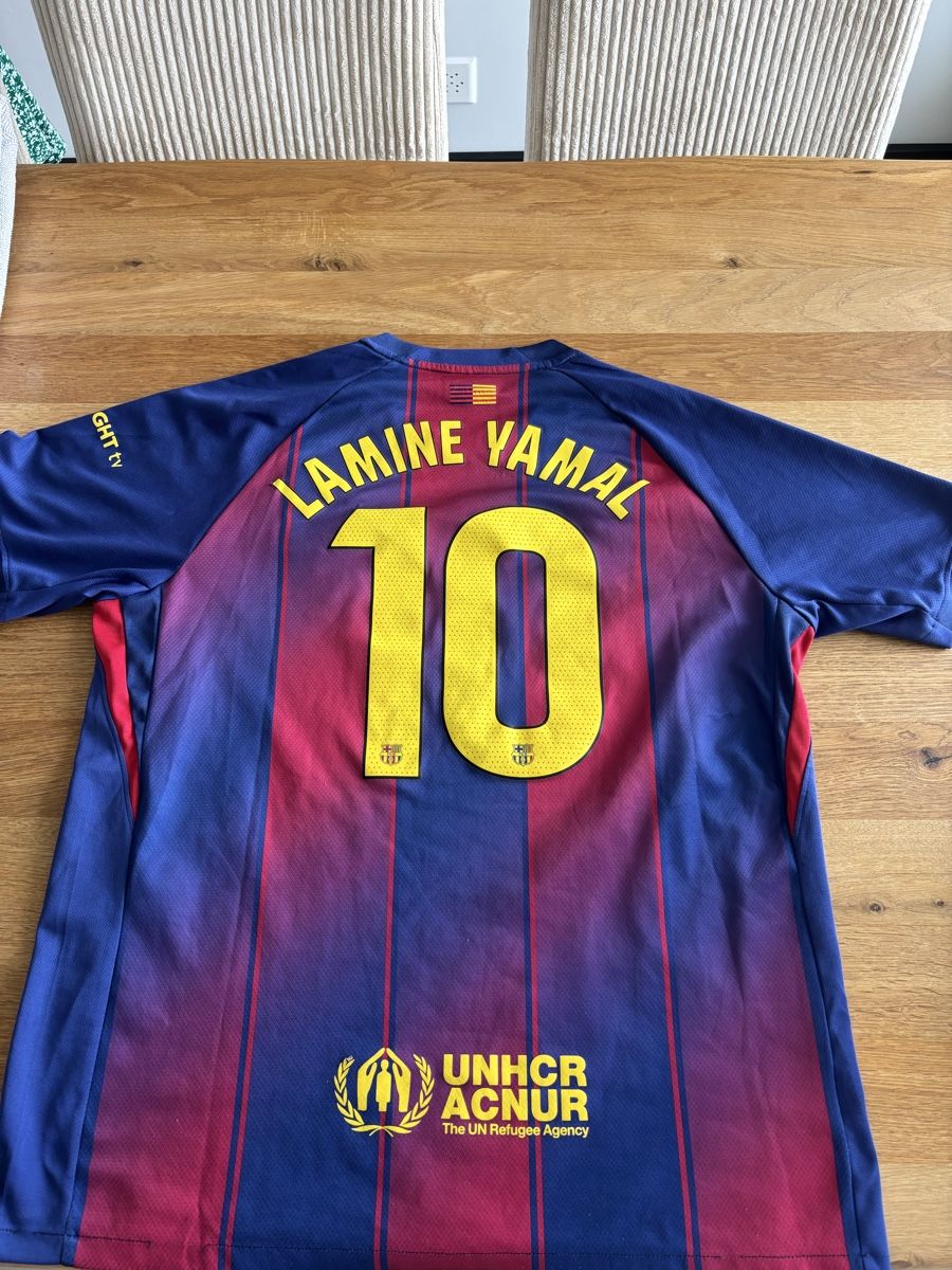 FC Barcelona Canottiere & Pantaloni: Maillot Fc Barcelone – Usato da Pont-de-la-Morge venduto da Julian.Tgr 1