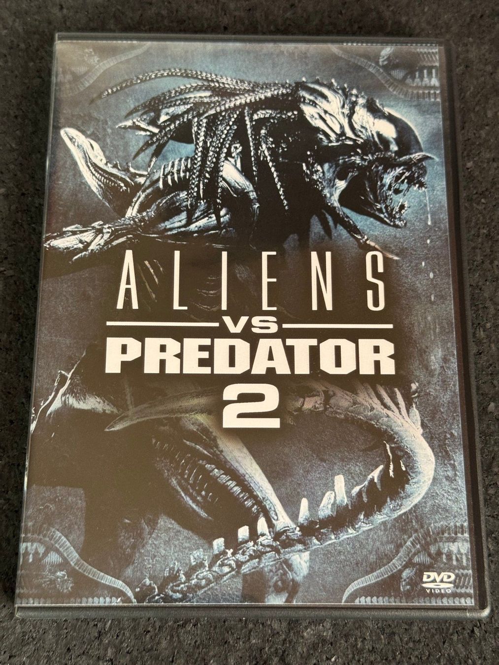 Tutti i DVDs: Aliens vs Predator 2 DVD DE/EN/FR/IT/SP – Usato da Fribourg venduto da tschjoly