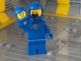 Lego classic space minifigure mit Baby blau (Benny) blue NEU