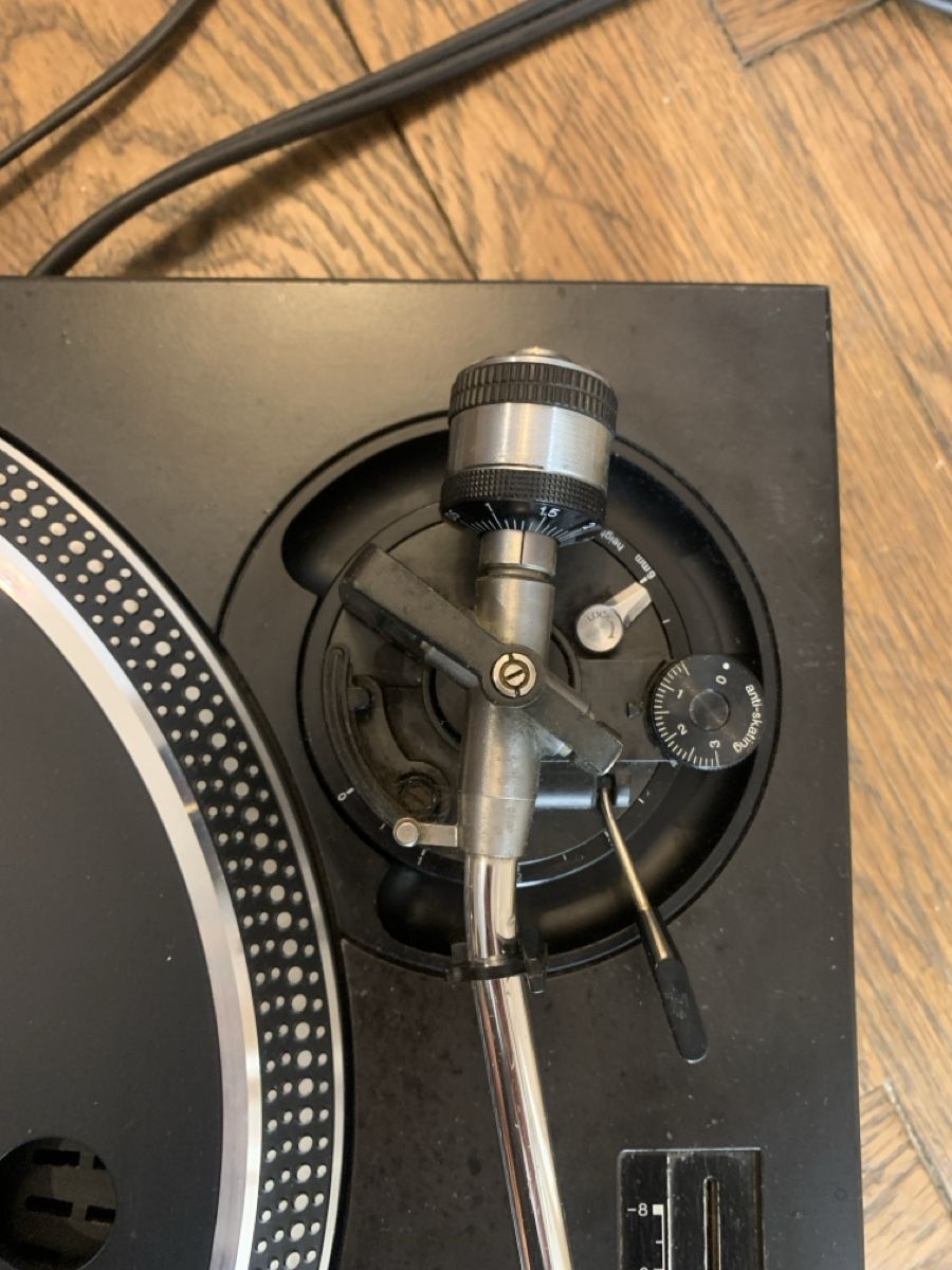 Technics Tourne-disques: Plattenspieler Technics SL-1210MK2 – D'occasion à Basel par Auktion_1000 6