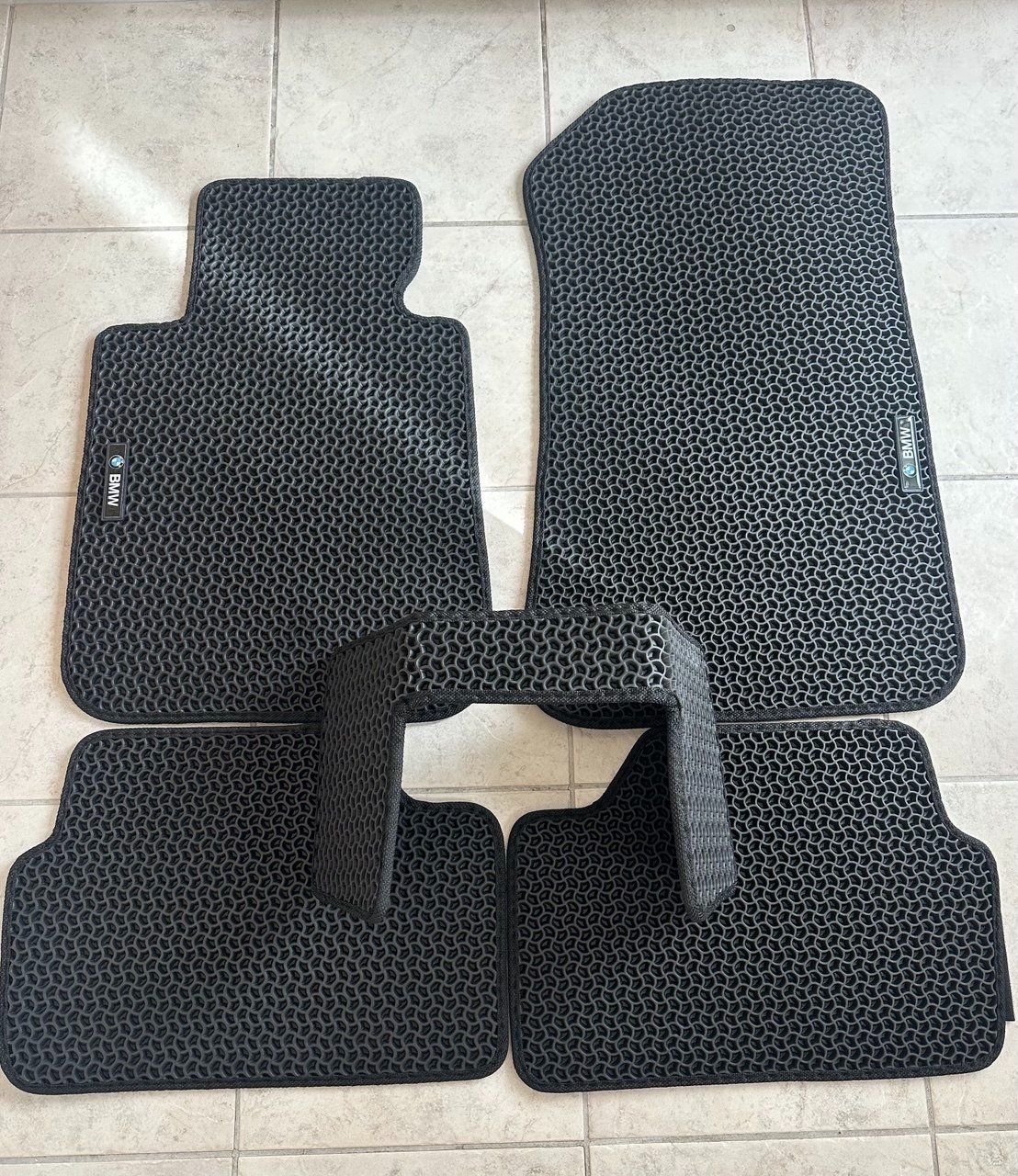 BMW Teppiche / Matten: Automatten für BMW 1 Series E87 2004-2011 – Neu und originalverpackt aus Oberuzwil von gor_sp5p