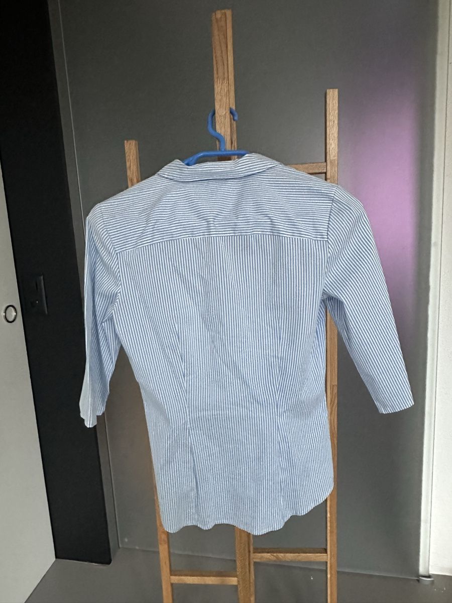 H&M Camicette: Bluse, Gr. 36, gestreift, hellblau – Usato da Gipf-Oberfrick venduto da Gabor5 2