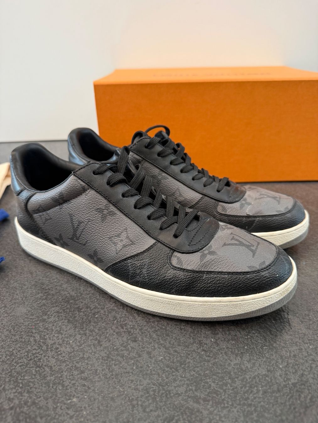 Louis Vuitton Scarpe da uomo: Louis Vuitton Sneaker monogram Grösse 40.5 – Nuovo (secondo la descrizione) da Illnau venduto da Bigmama14 1