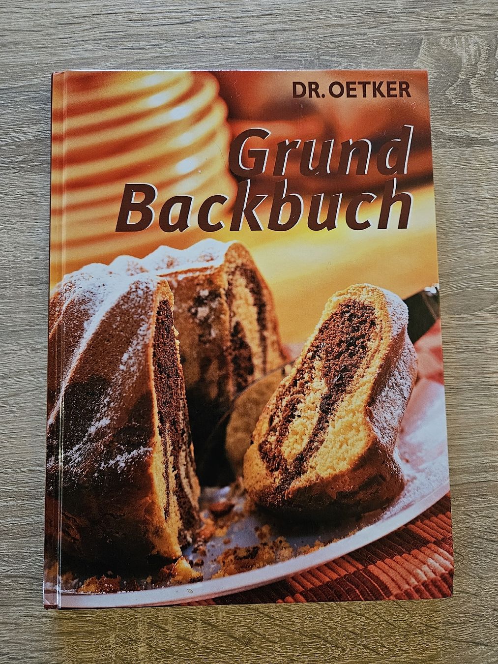 Libri: Backbuch Dr. Oetker Grund Backbuch  – Usato da Ebikon venduto da SecondChance_byM