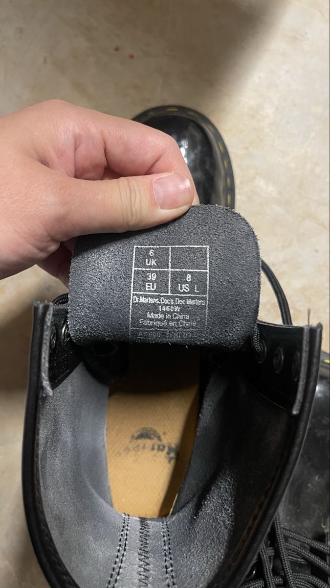 Dr. Martens Scarpe da donna: Dr. Martens Lack-Stiefel, Grösse 39, Schwarz – Usato da Neuhausen am Rheinfall venduto da nifi.plants 5
