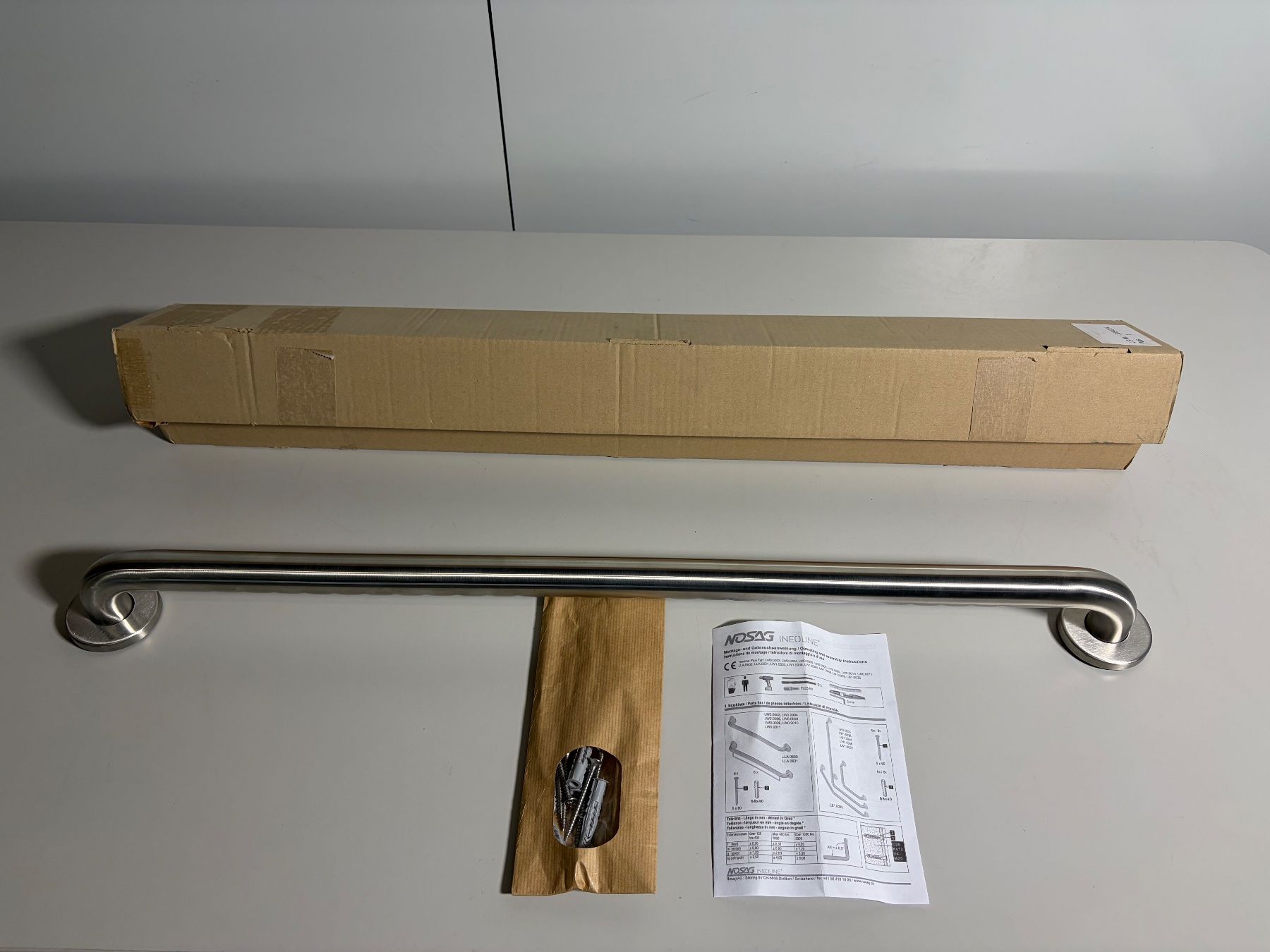 Supporti a parete: Neuer Haltegriff IneoLine plus, Nosag. 80 cm, barrierefrei – Nuovo e nell'imballaggio originale da Winterthur venduto da efant12
