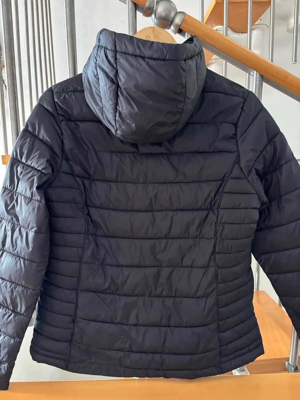 Vestes: Doudoune Chicorée noir L neuve – Neuf (Voir description) à Perroy par barballalla 1