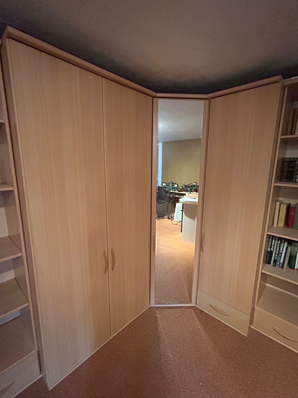 Schränke: Armoire en L avec bibliothèque modulable – Gebraucht aus martigny von tristiana 2