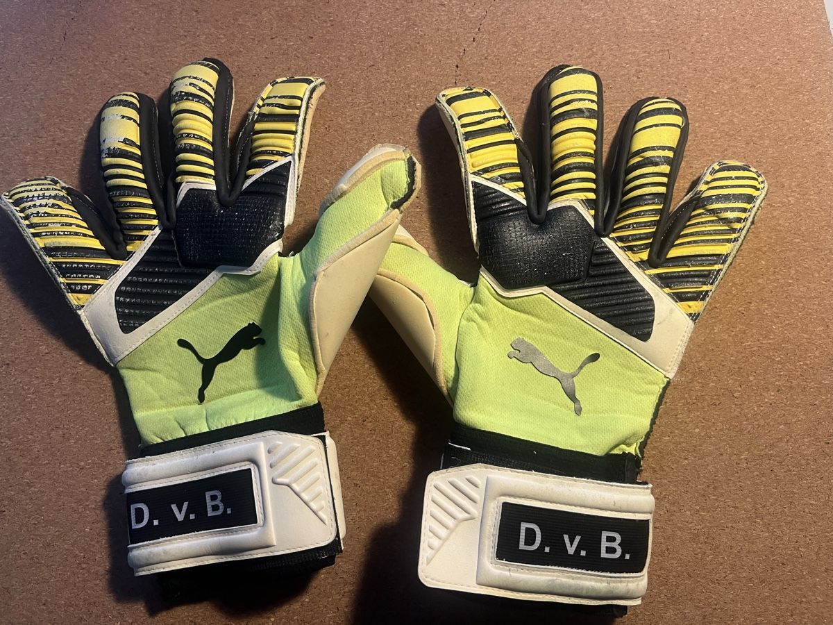 Sonstige Accessoires für Herren: Original Torwarthandschuhe von David von Ballmoos – Gebraucht aus Kriens von Fonopoli