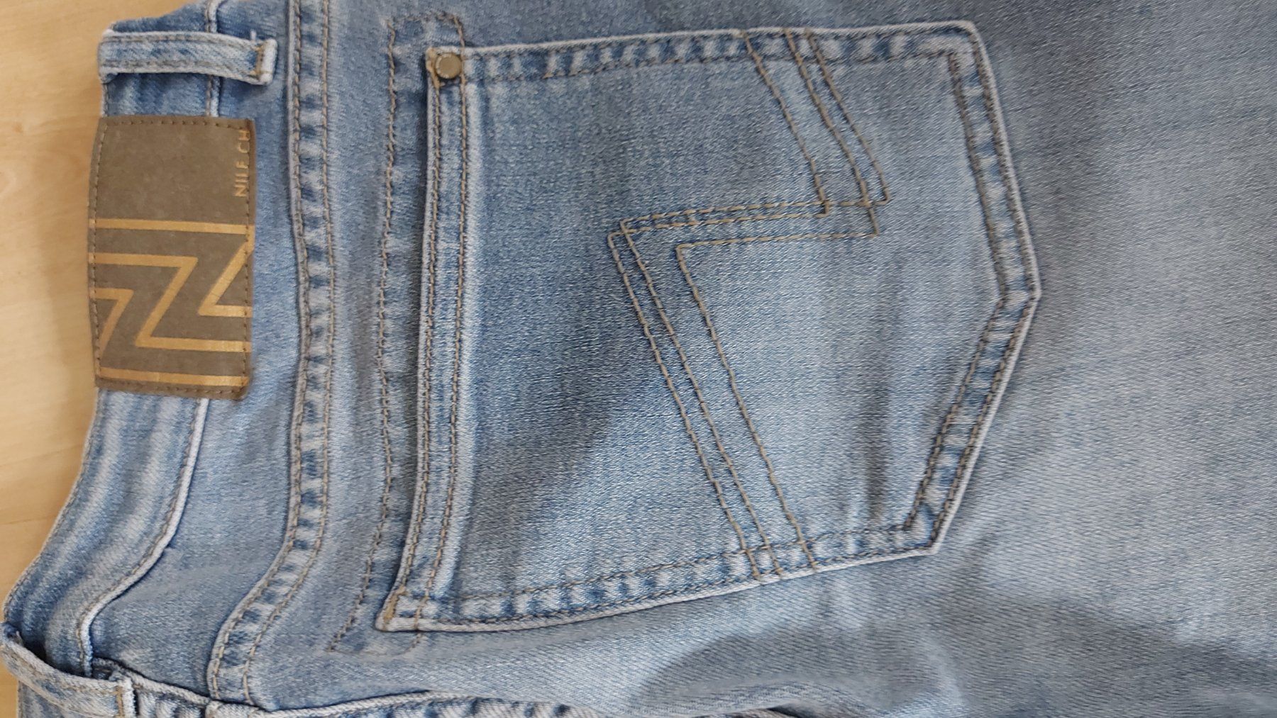Nile Jeans: Nile Jeans gr.S – D'occasion à Zofingen par MasterPCI 5