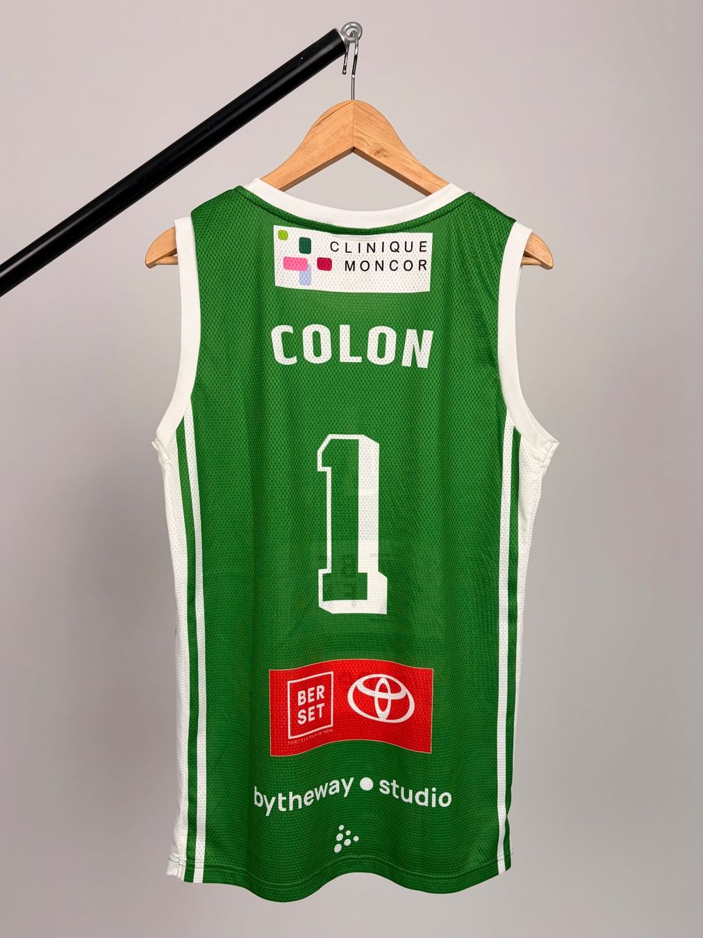 Canottiere & Pantaloni: Bryan Colon #1  - Maillot et short – Usato da Fribourg venduto da FribourgOlympicB 1