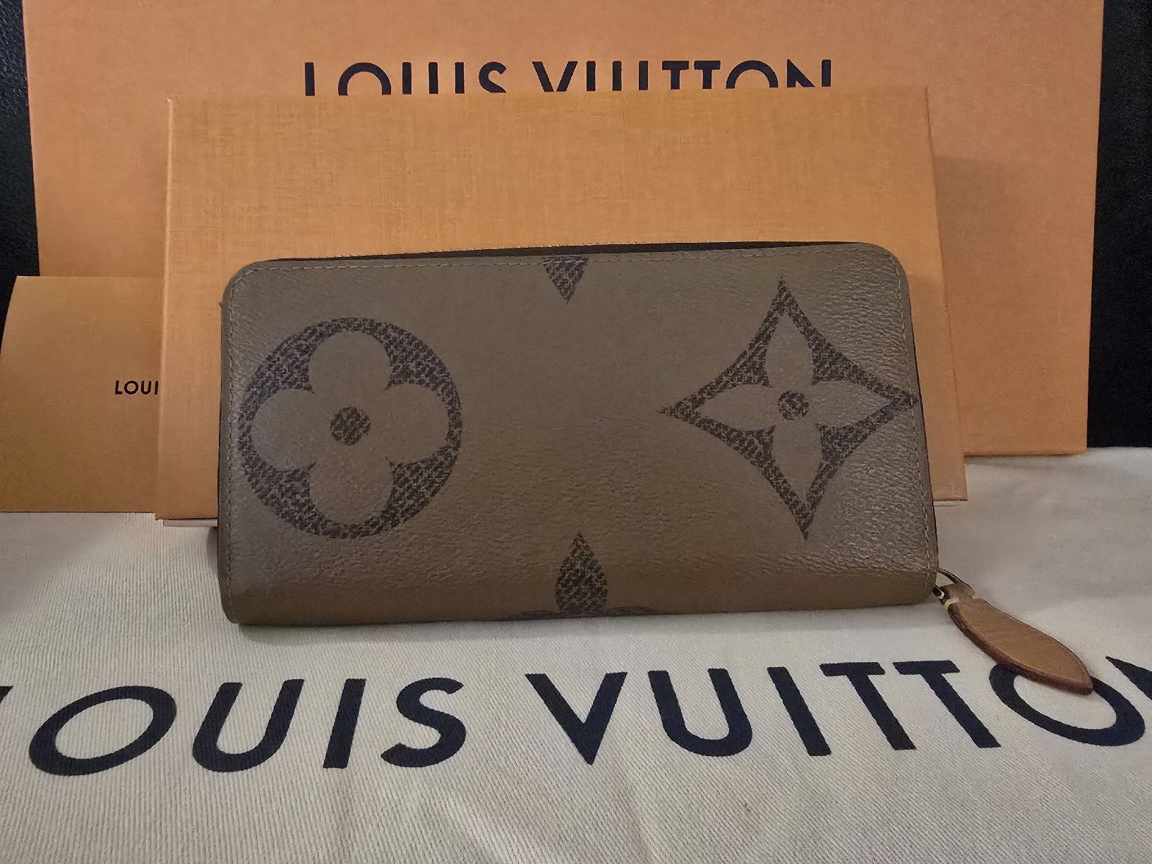Louis Vuitton Portamonete: Louis Vuitton M69353 Zippy Geldbörse – Usato da Gattikon venduto da lavric_d 1