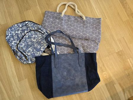 Tasche / Handtasche / Rucksack /