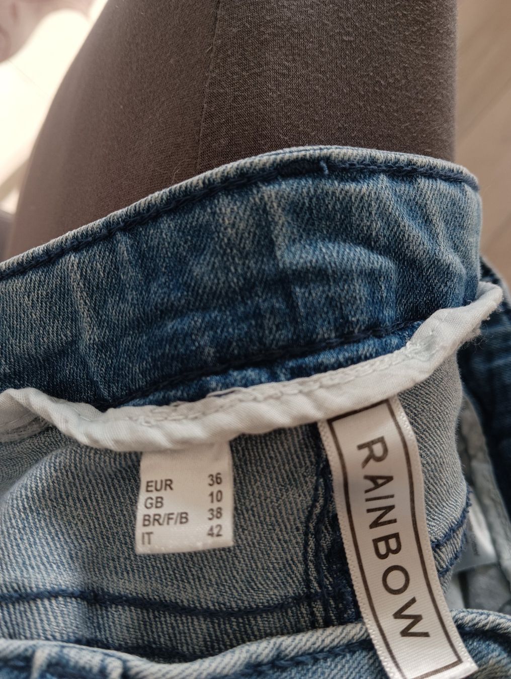 Jeans: Jeans Damen Gr. 36 – Usato da Schöfflisdorf venduto da kin_2dp9 1