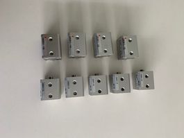 82 Stück Kompaktzylinder, Doppelwirkend, SMC CDQSB .....