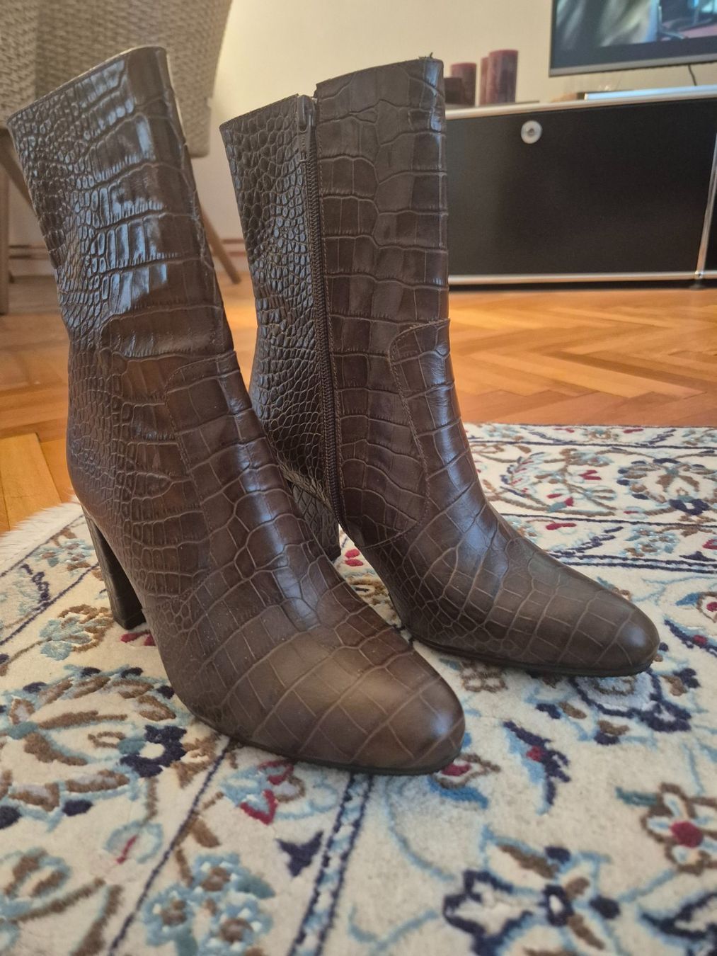 Scarpe da donna: Stiefeln Minelli Gr.38 neu – Usato da Küssnacht am rigi venduto da xxmajda