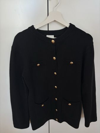 Strickjacke H&M schwarz mit Goldknöpfen Grösse S