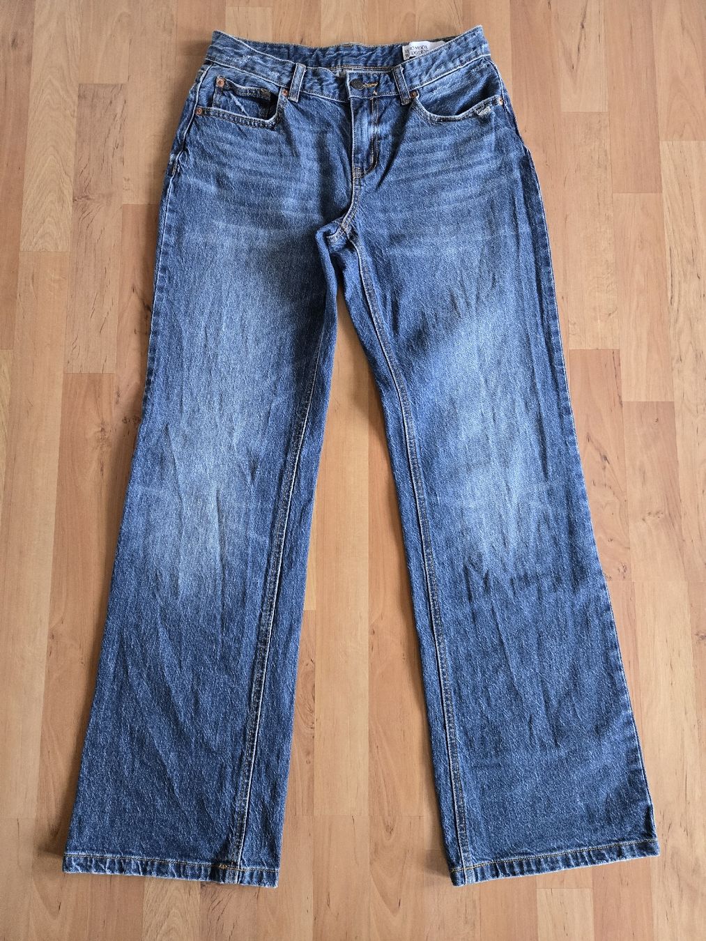 Vero Moda Jeans: neuwertige Jeans Vero Moda Gr. 27/32 – Nuovo (secondo la descrizione) da Zwingen venduto da crazy84