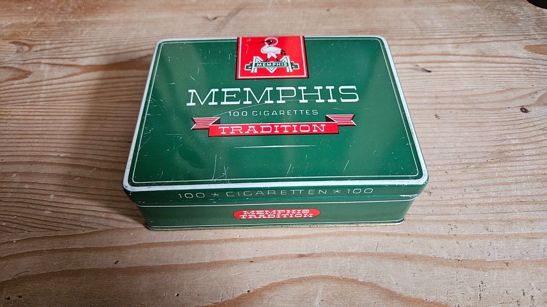 Altro in Decorazioni & Accessori: Memphis Tradition, leere Zigaretten-Dose aus Metall – Usato da Untervaz venduto da FullFlap777