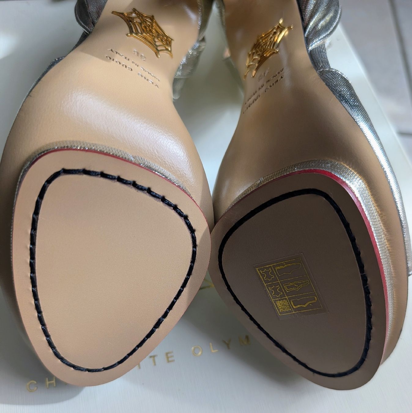 Charlotte Olympia Scarpe da donna: Escarpins Charlotte Olympia  – Nuovo e nell'imballaggio originale da Vevey venduto da choukie12 3