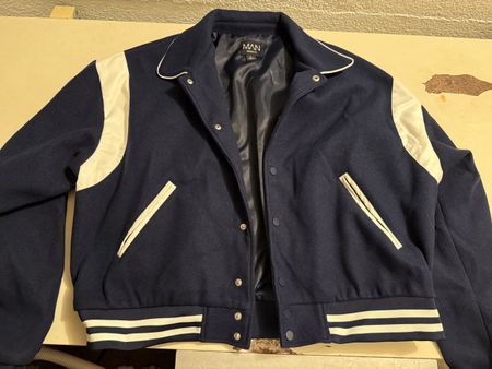 Lässige College Jacke von Man, Grösse M, Top Zustand!