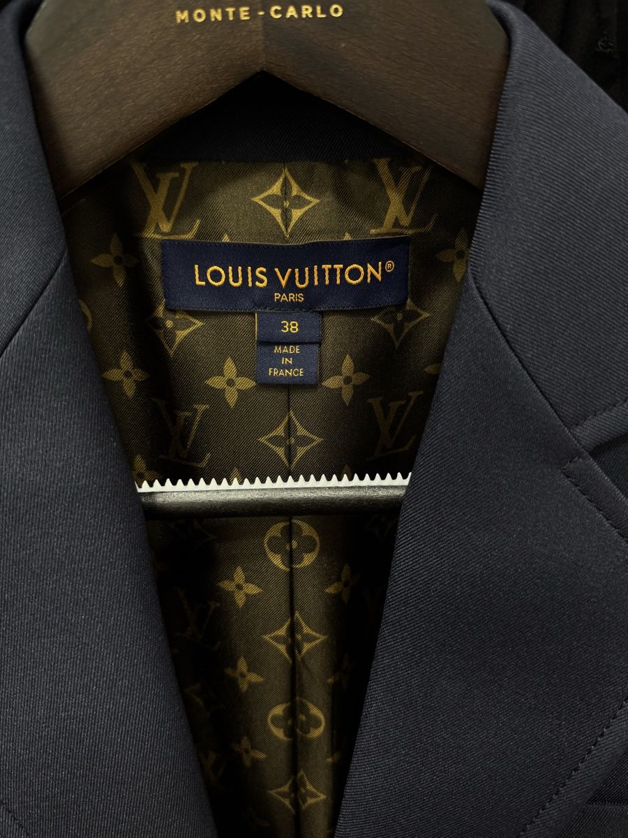 Louis Vuitton Vestes: Louis Vuitton jacket, 38 IT navy blue, NEW – Neuf (Voir description) à Thonex par Lux_brands01 7
