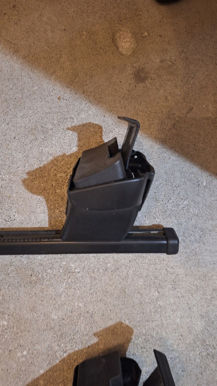 Thule Portapacchi: Thule Dachträger Universal – Usato da Uster venduto da ale_9h2t 5
