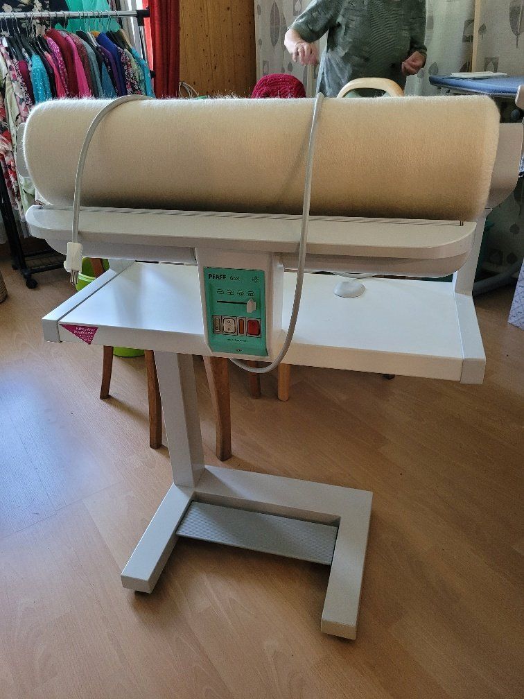 Pfaff Ferri da stiro: Bügelmaschine-Mange – Usato da Fulenbach venduto da Mschildi 1