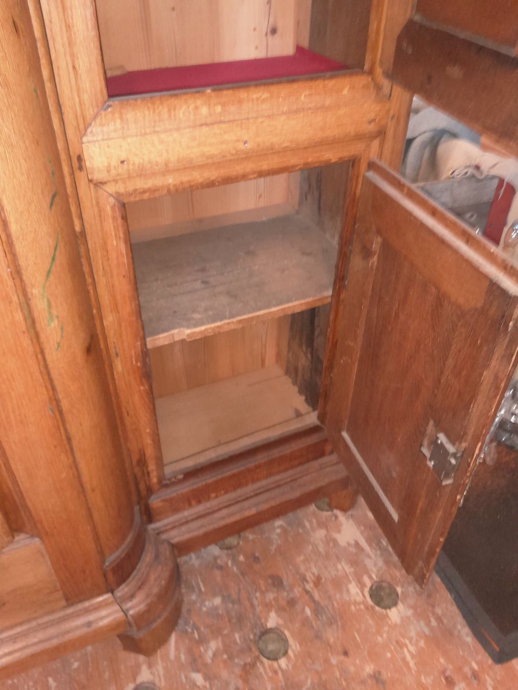 Armadi: Antiker Schrank – Usato da Ulisbach venduto da Toggenburg35 9