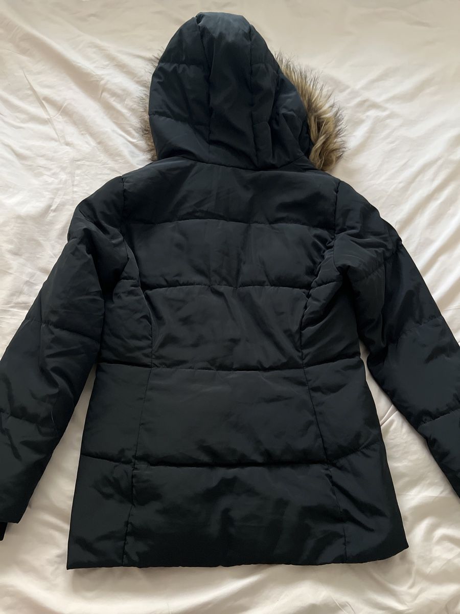 H&M Mäntel: Doudoune H&M noire taille S avec capuche – Gebraucht aus Renens VD von sar_bwz5 5