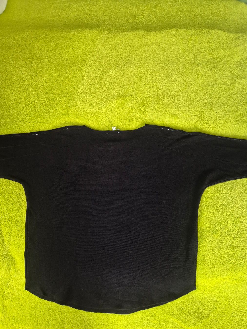 Maglioni & Felpe: Schwarzer Strickpullover mit Pailletten Grösse 40/42 NEU – Nuovo (secondo la descrizione) da Winterberg ZH venduto da Gemini63 2