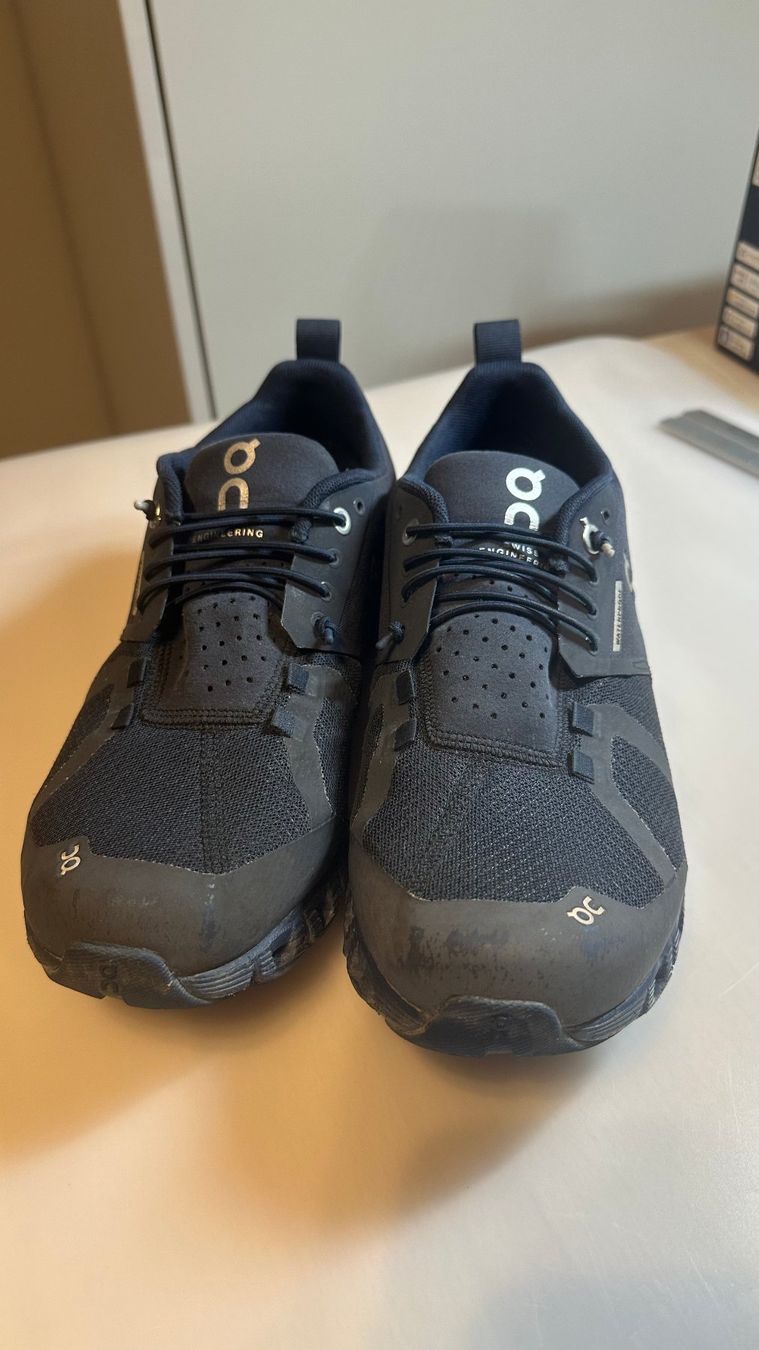 On Scarpe da donna: On Cloud Waterproof Damenschuh blau Grösse 38.5 – Usato da Ettingen venduto da slg_4107 1