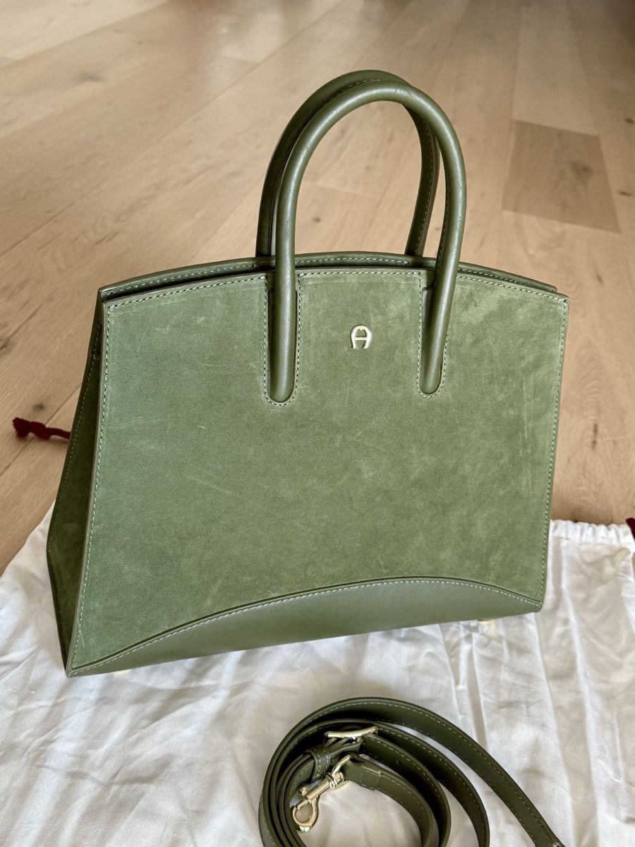 Aigner Taschen für Damen: Aigner Tasche – Neu (gemäss Beschreibung) aus Jegenstorf von gipsetti