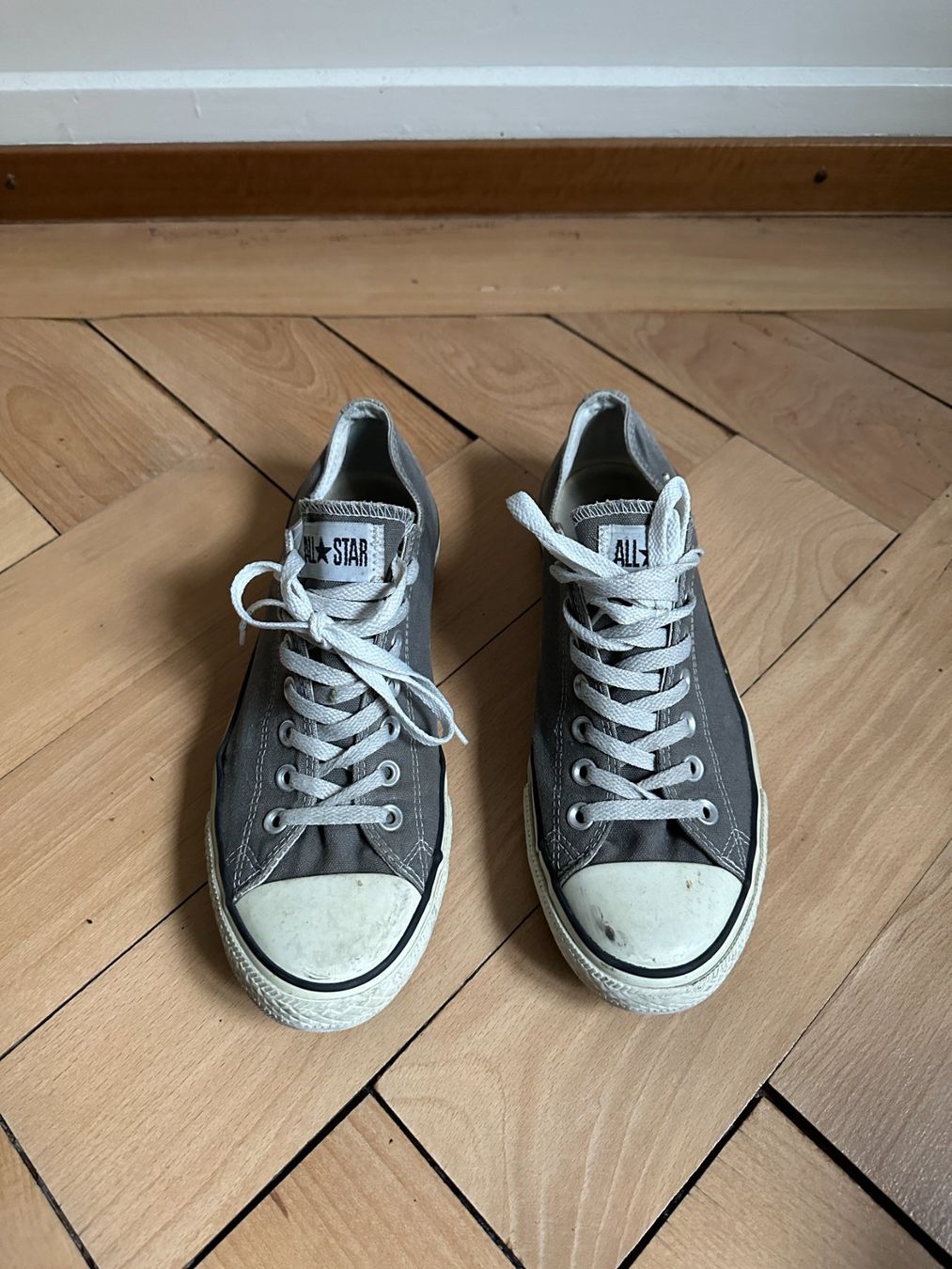 Converse Chaussures hommes: CONVERSE - Sneaker grau 43 – D'occasion à Zürich par Diazaio 1