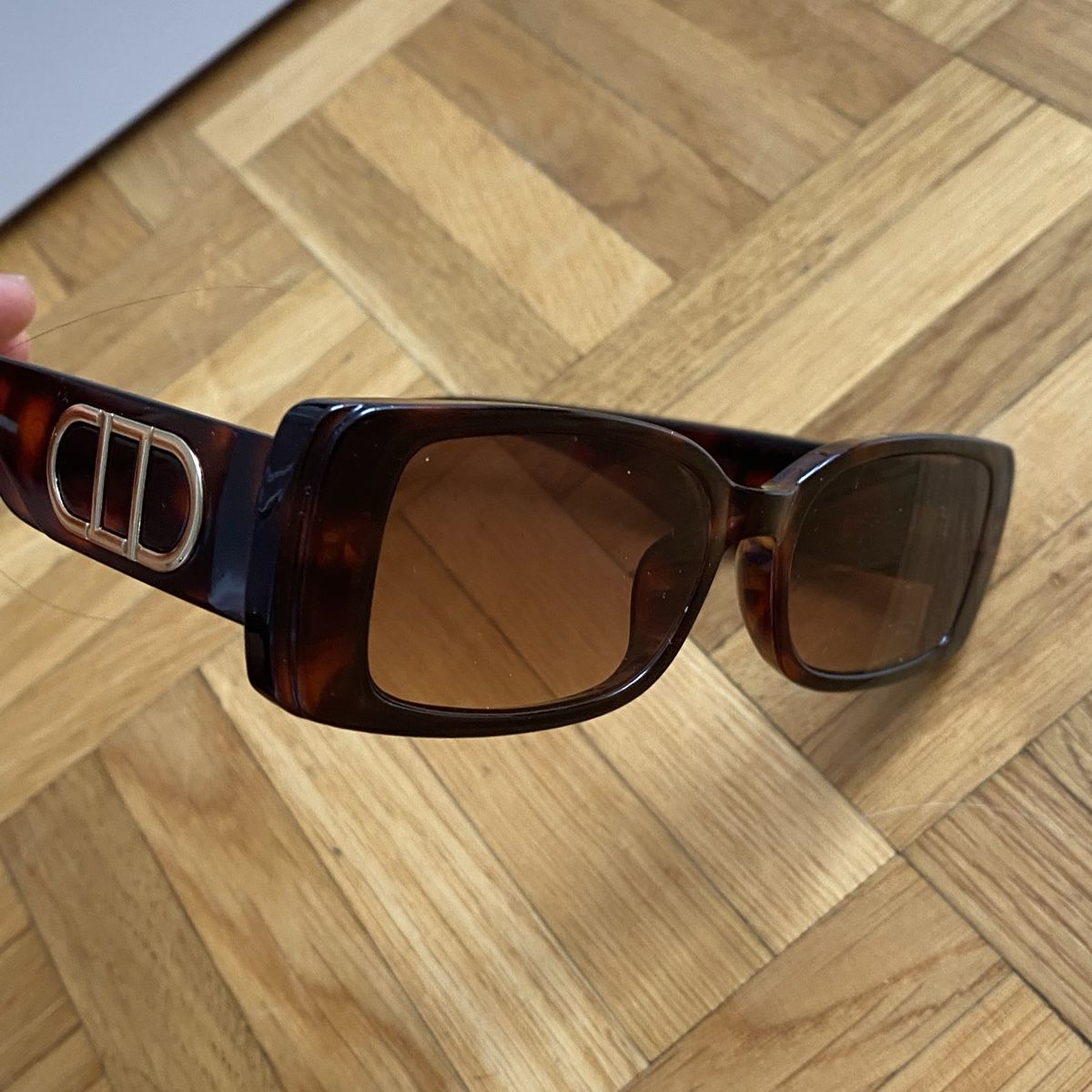 Occhiali & Lenti: Damen Goldene D Logo Sonnenbrille – Nuovo (secondo la descrizione) da Givisiez venduto da dor_xb9k 1