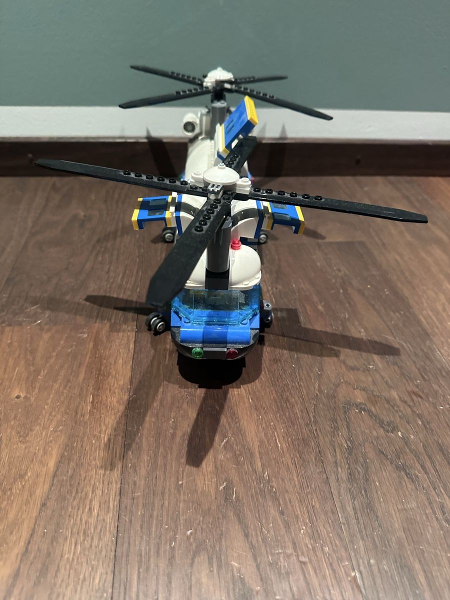 Lego Spielzeuge: Lego City - Hubschrauber mit Doppelrotor – Gebraucht aus Wangen b. Olten von kellybundy31 1