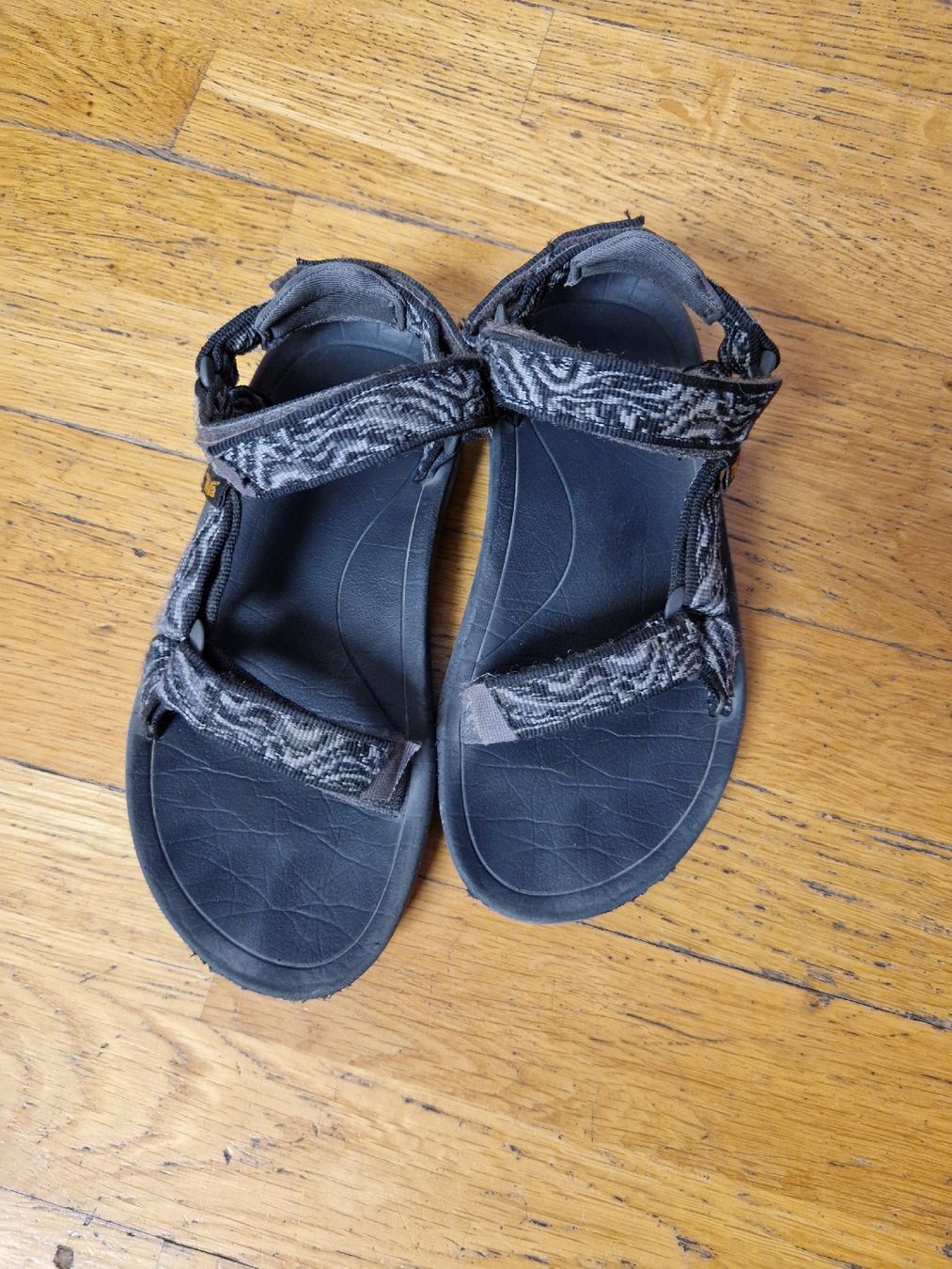 Teva Chaussures garçon: TEVA Sandalen Kinder Grösse 32/33 – D'occasion à Wabern par mackam