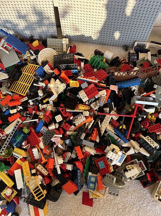 Lego Giocattoli: 4kg altes Lego – Usato da Winterthur venduto da bungy192 3