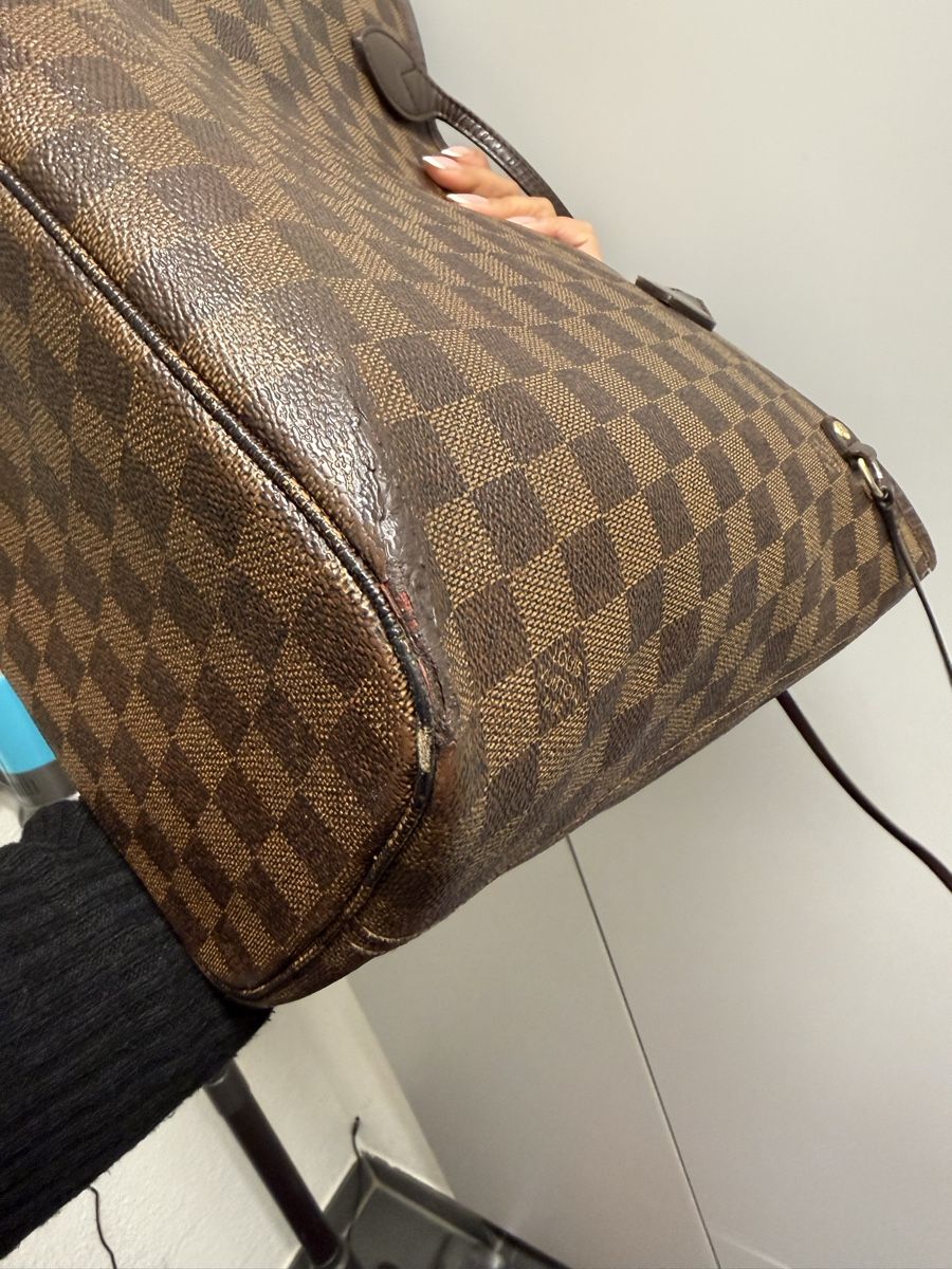 Louis Vuitton Taschen für Damen: Louis Vuitton Neverfull MM, gebraucht mit Gebrauchsspuren. – Gebraucht aus Stäfa von buecher10 4