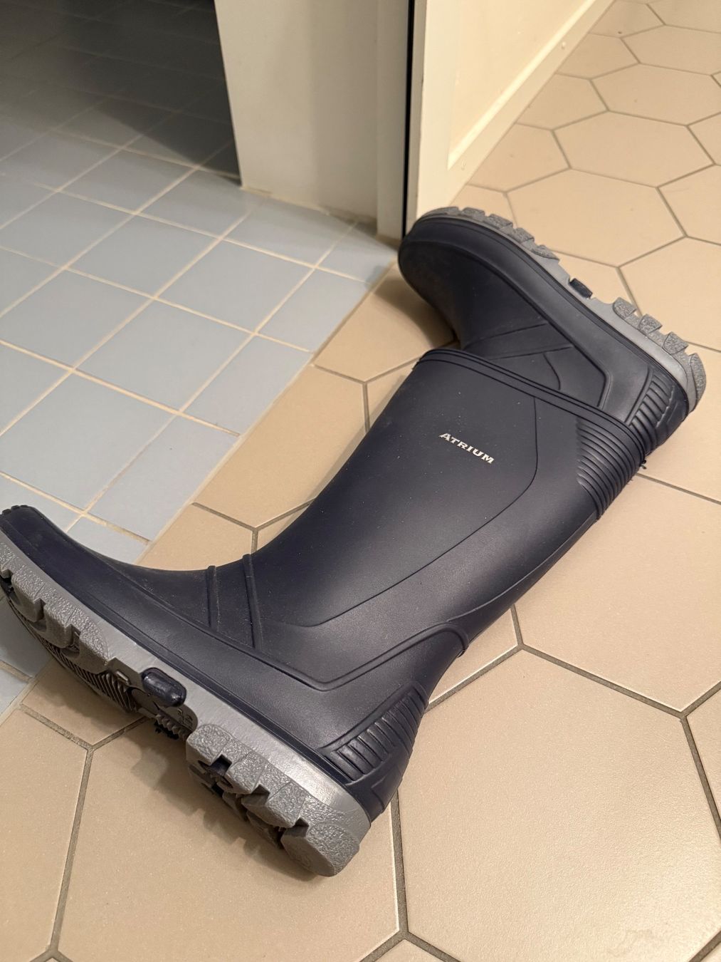 Scarpe da uomo: Atrium Gummistiefel, Gr. 37 – Nuovo (secondo la descrizione) da Zürich venduto da SEDRAEN