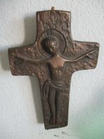 Älteres Kreuz  Kruzifix zum Aufhängen aus Gusseisen L. 18 cm
