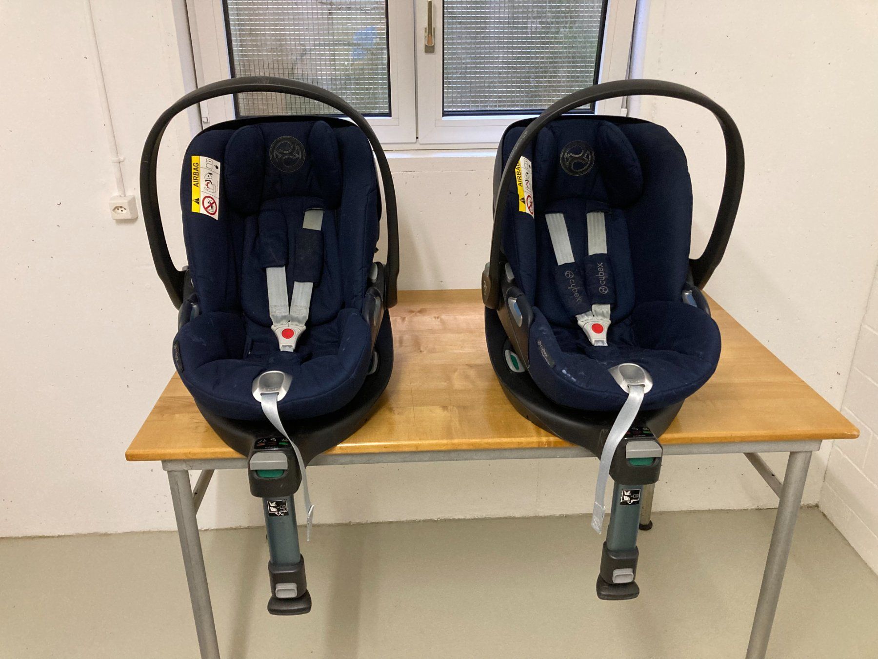 Cybex Seggiolini per auto: 2x Cybex Cloud Z Babyschale + Sitz + Isofix-Basis – Usato da Seuzach venduto da rotor82 2