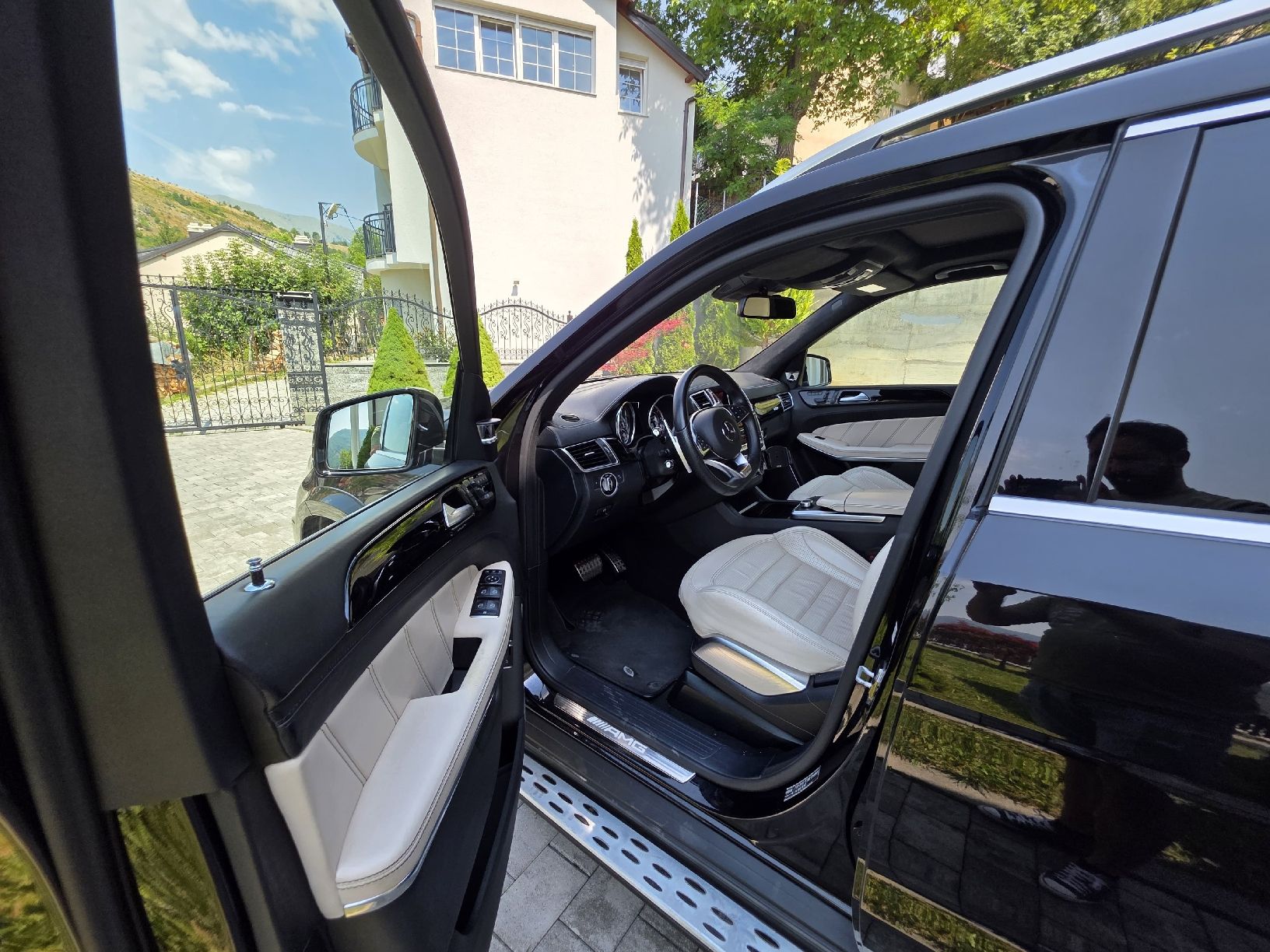 Mercedes-Benz Autos: Mercedes GL 63 AMG - 7 Sitzer – Gebraucht aus Volketswil von Dbx_856 6