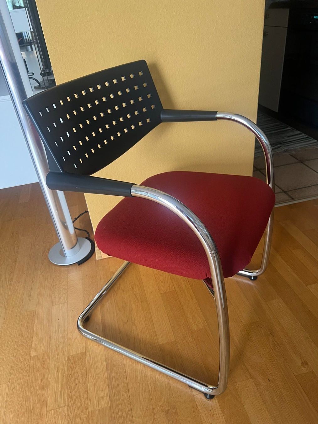 Vitra Stühle: 4 originale Vitra vis à vis Freischwinger Stühle – Gebraucht aus Zürich von delize 2