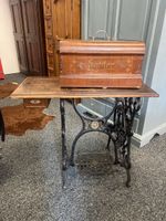 Antike Nähmaschine Kohler, wunderschön verziert